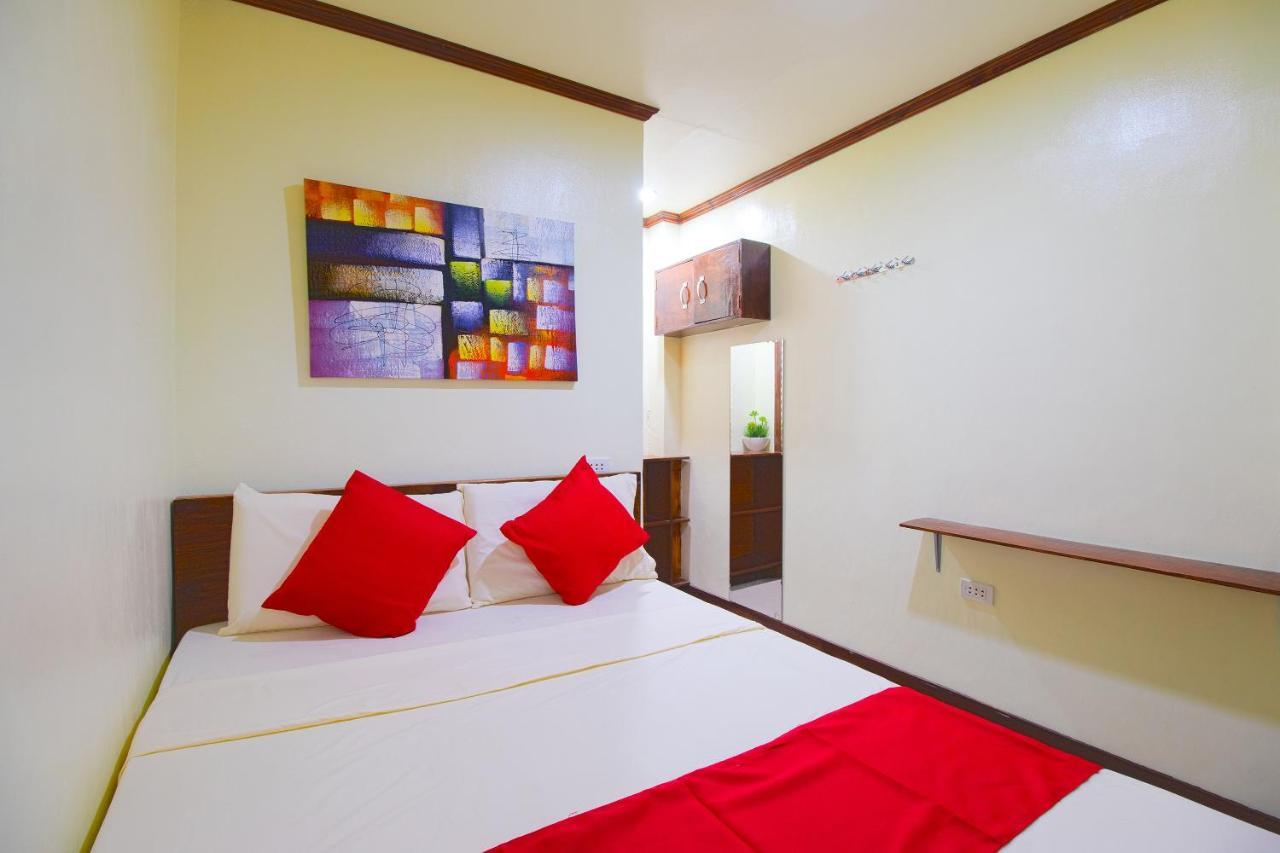 Oyo 788 Lisa'S Guesthouse Moalboal Luaran gambar