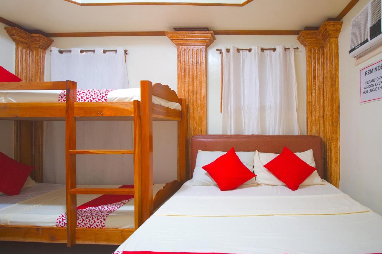 Oyo 788 Lisa'S Guesthouse Moalboal Luaran gambar