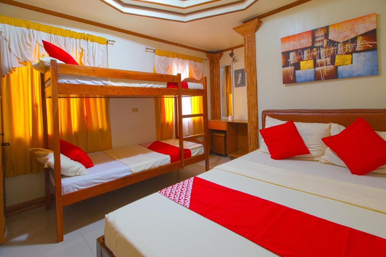 Oyo 788 Lisa'S Guesthouse Moalboal Luaran gambar