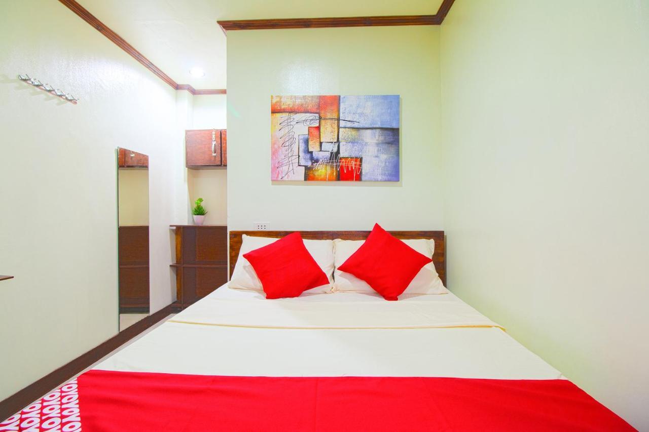 Oyo 788 Lisa'S Guesthouse Moalboal Luaran gambar
