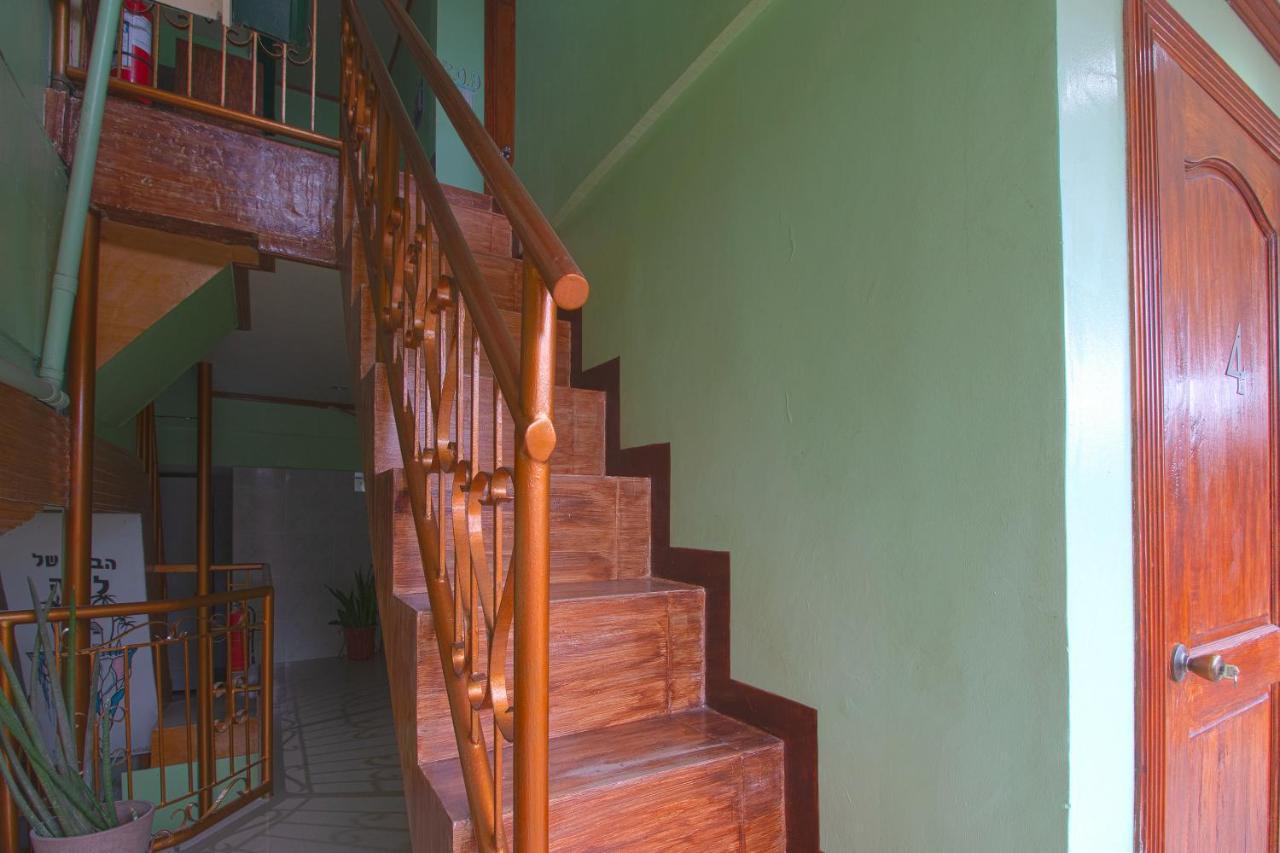 Oyo 788 Lisa'S Guesthouse Moalboal Luaran gambar