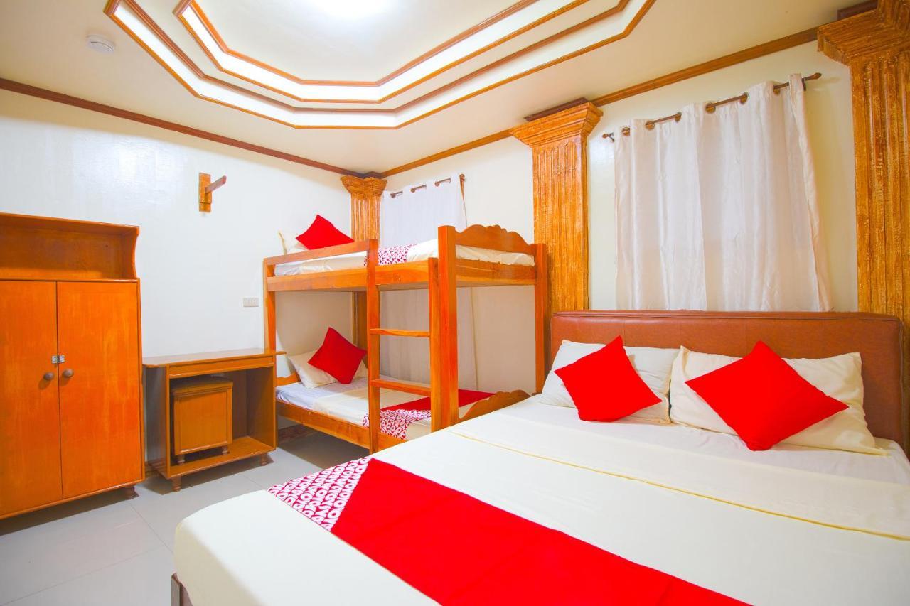 Oyo 788 Lisa'S Guesthouse Moalboal Luaran gambar